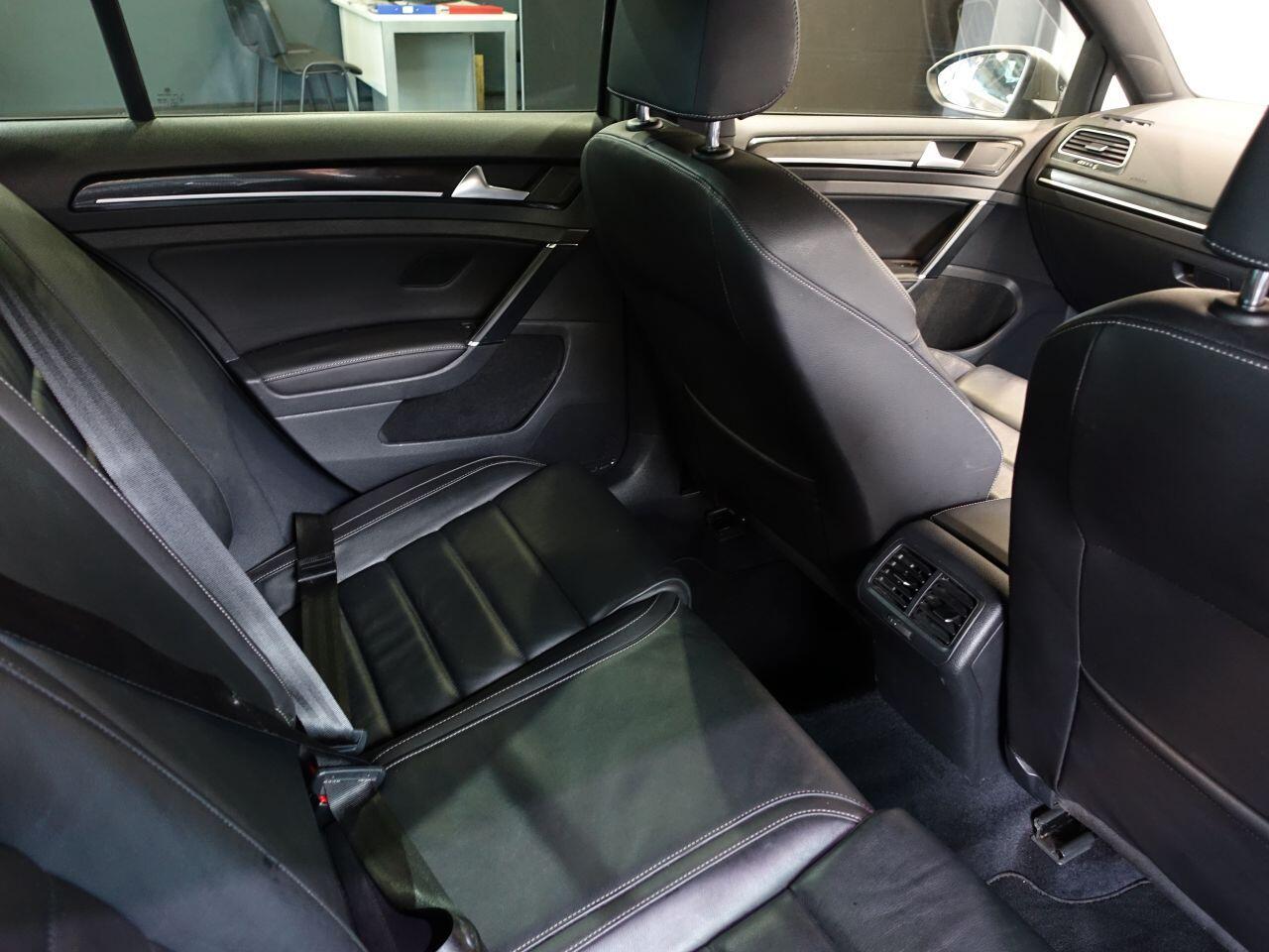Volkswagen Golf - Image 15