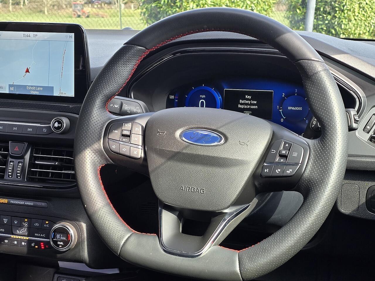 Ford Focus - Image 30