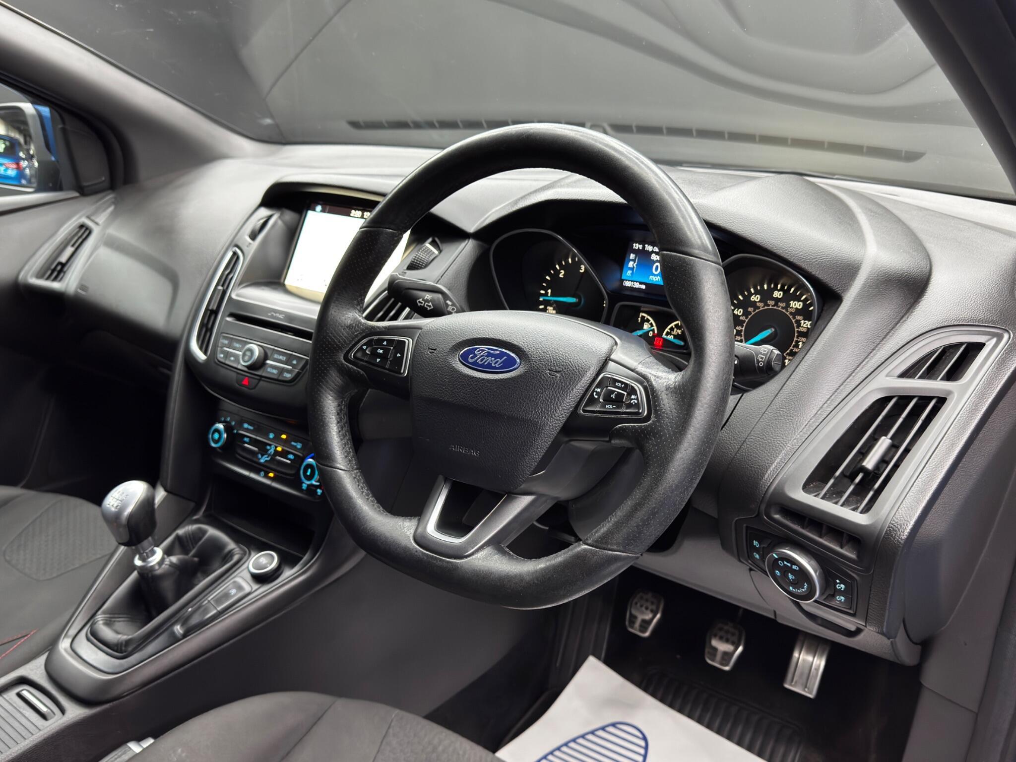 Ford Focus - Image 9