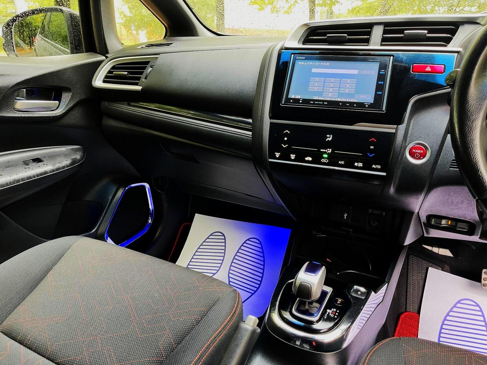 Honda FIT - Image 32