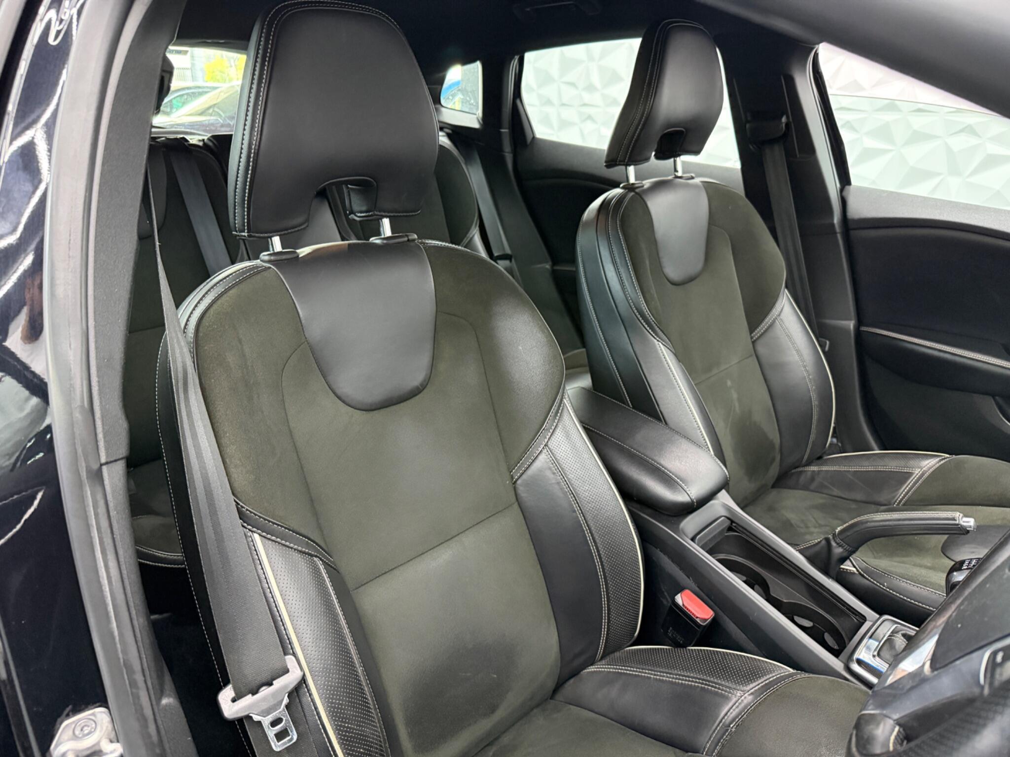 Volvo V40 - Image 18