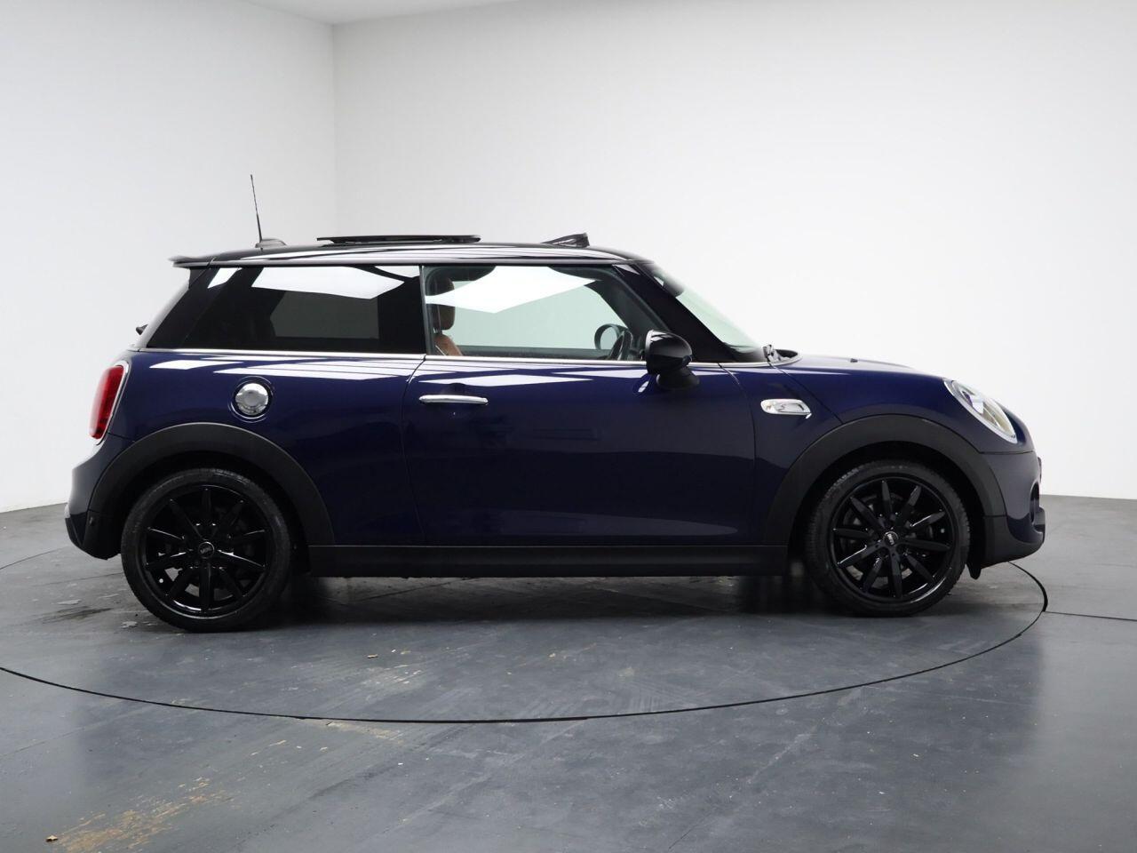 MINI Hatch - Image 14