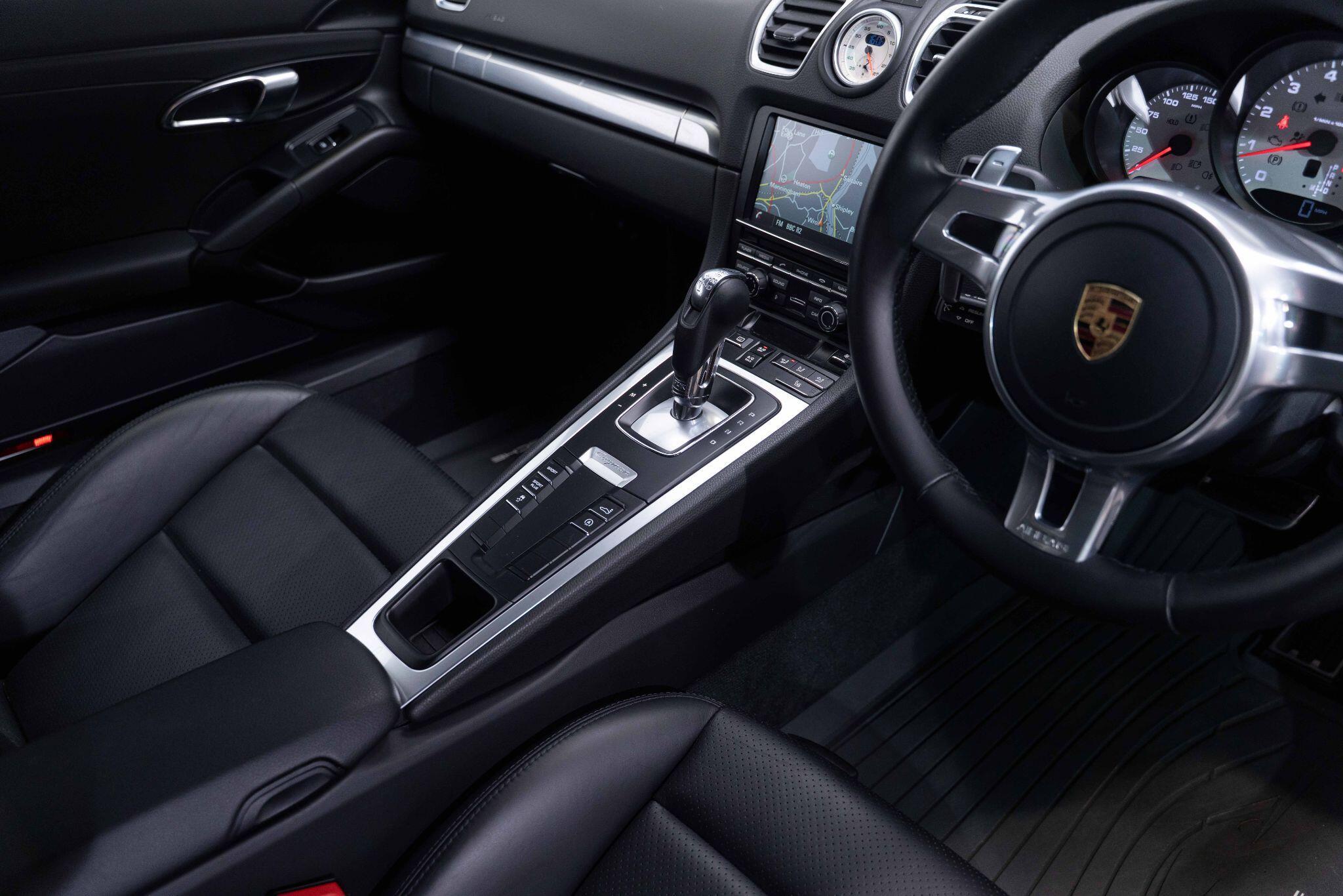 Porsche Cayman - Image 10