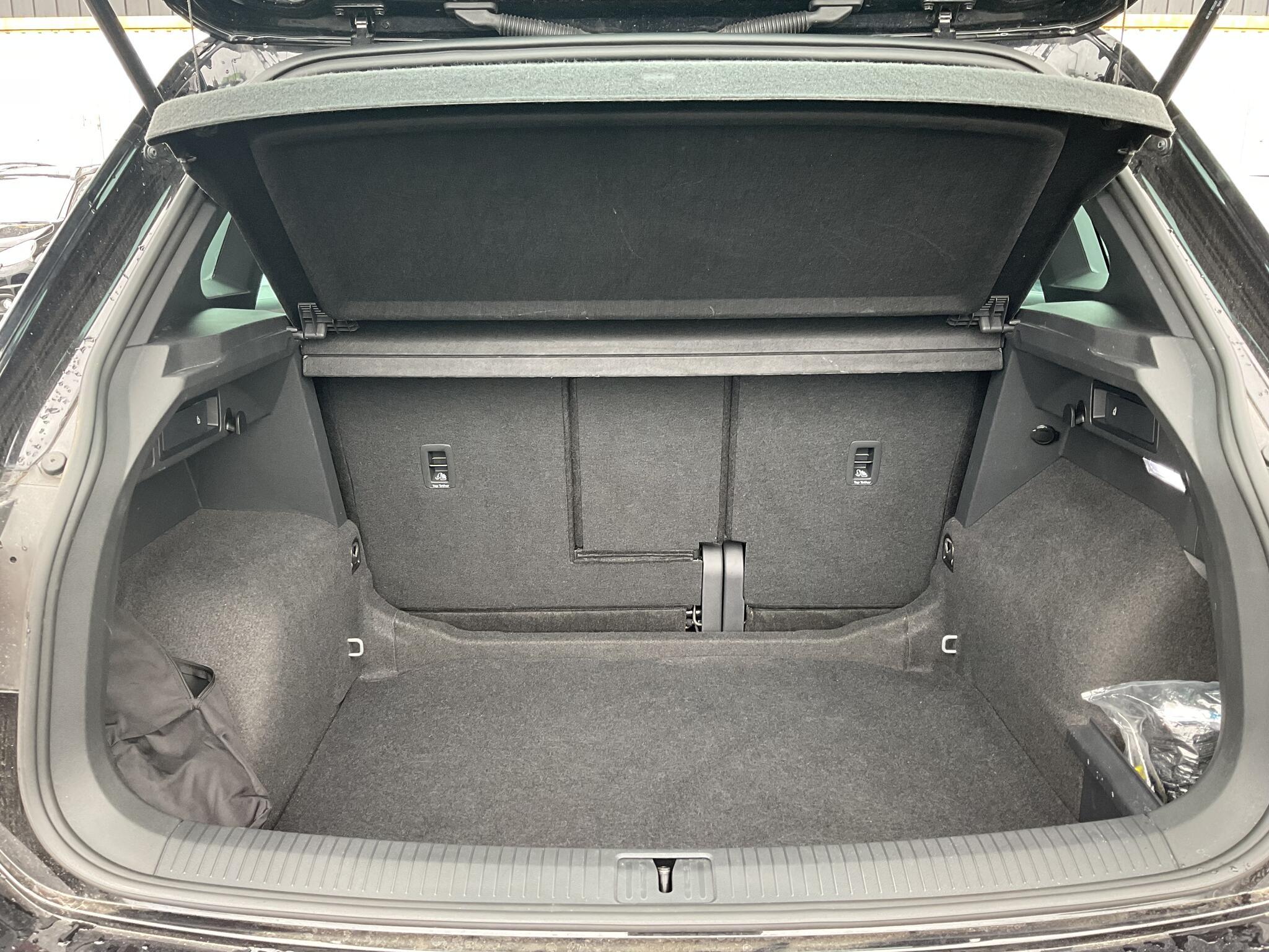 Volkswagen Tiguan - Image 20