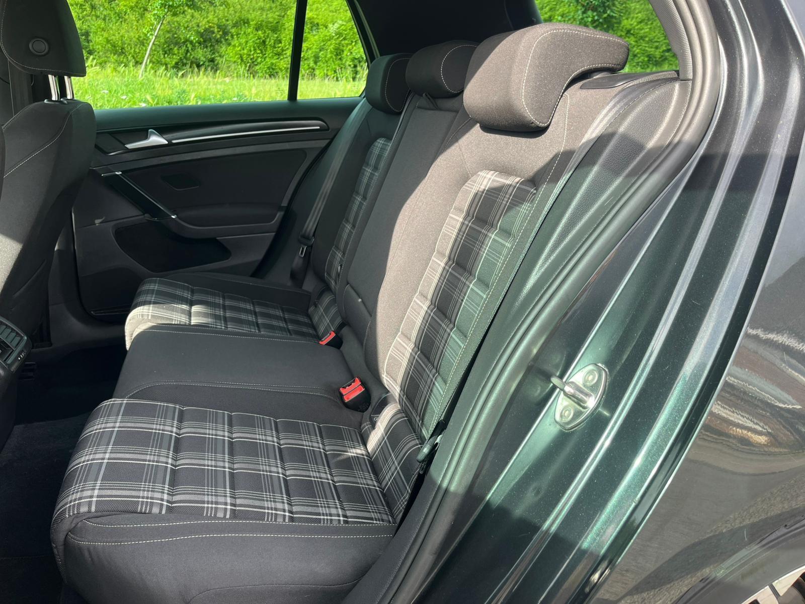 Volkswagen Golf - Image 10