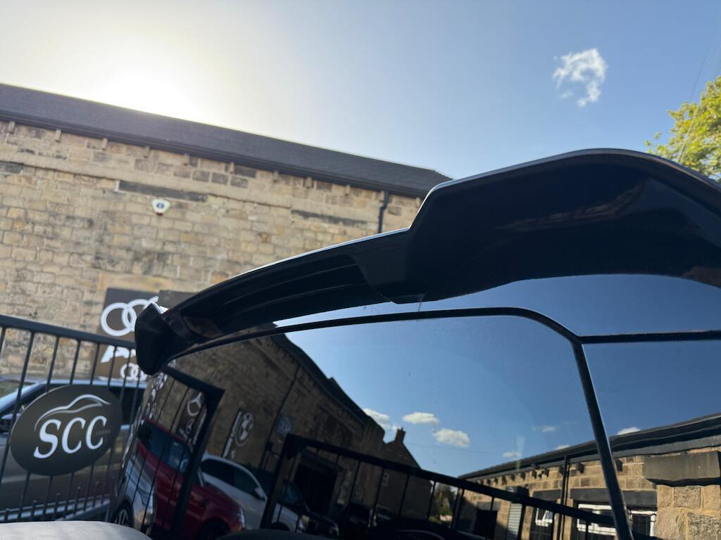 Land Rover Defender 110 - Image 17