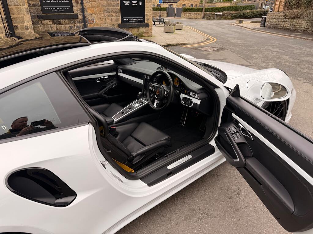 Porsche 911 - Image 47