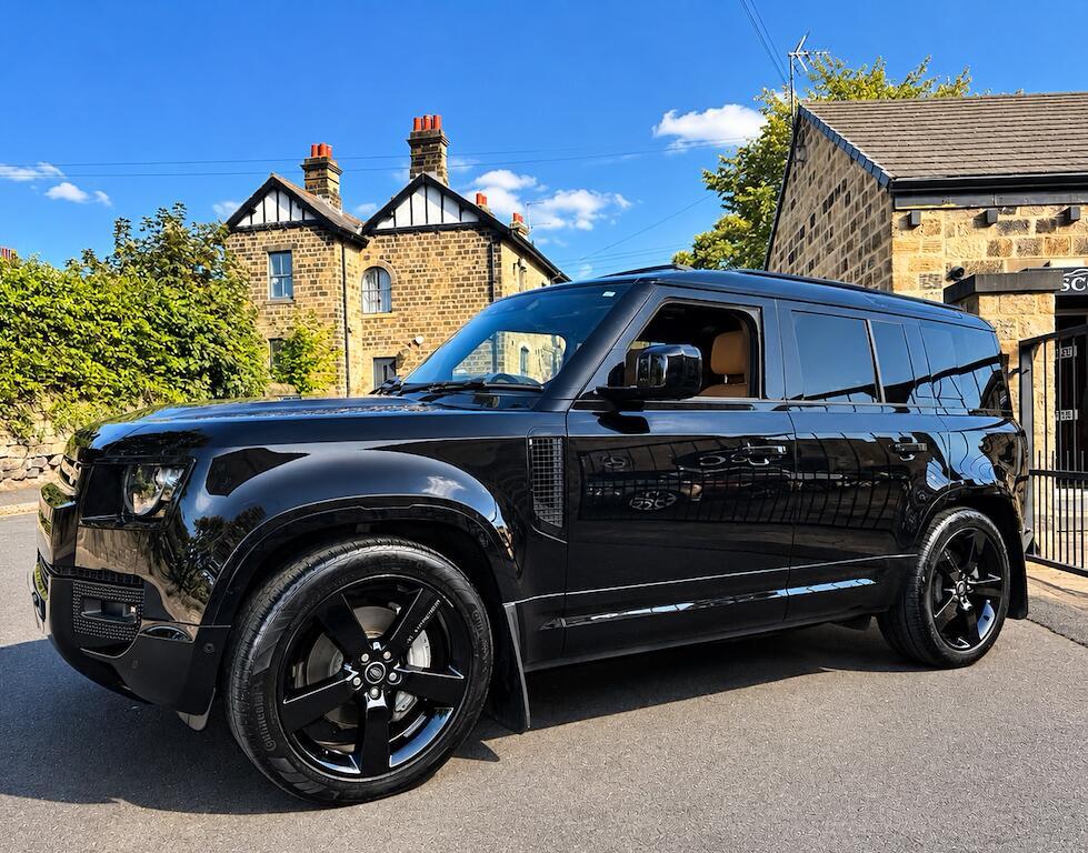 Land Rover Defender 110 - Image 3