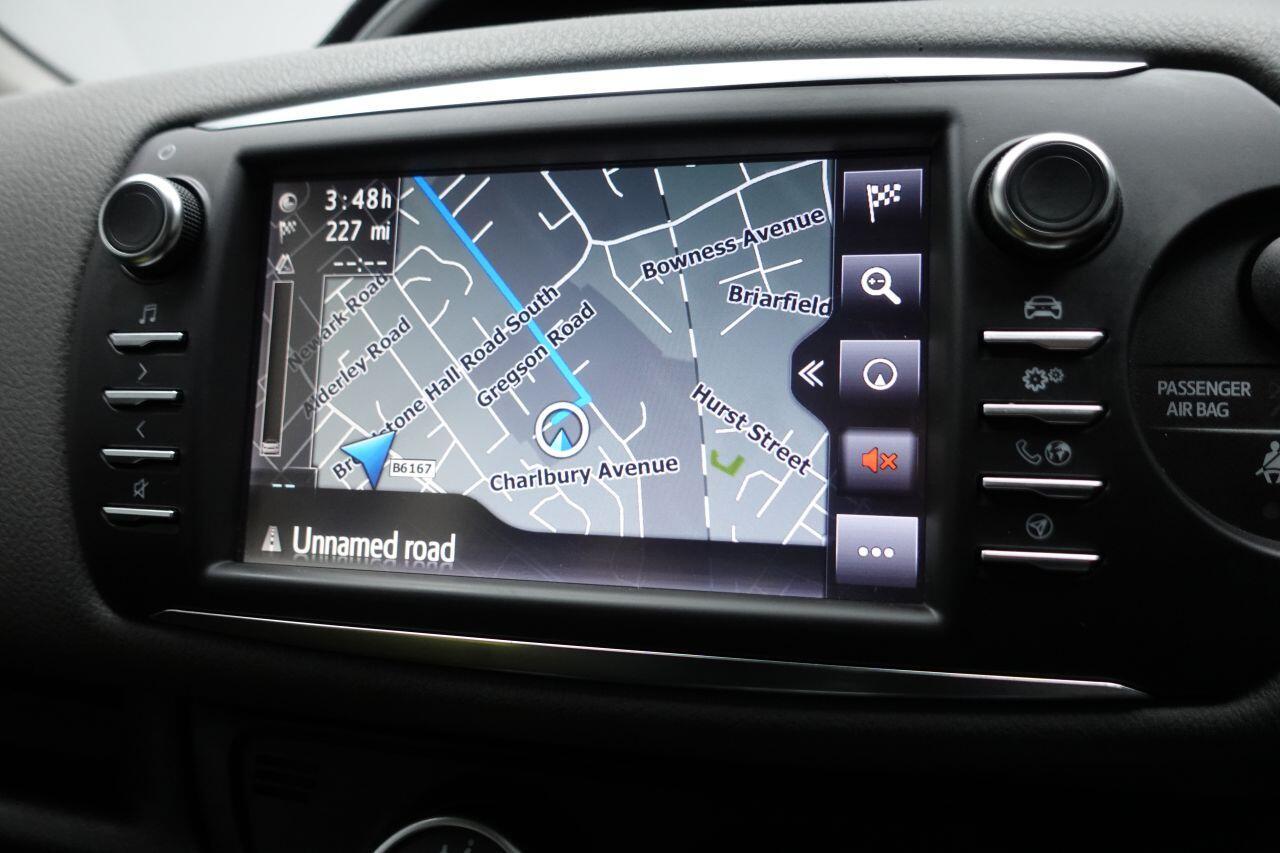 Toyota Yaris - Image 2