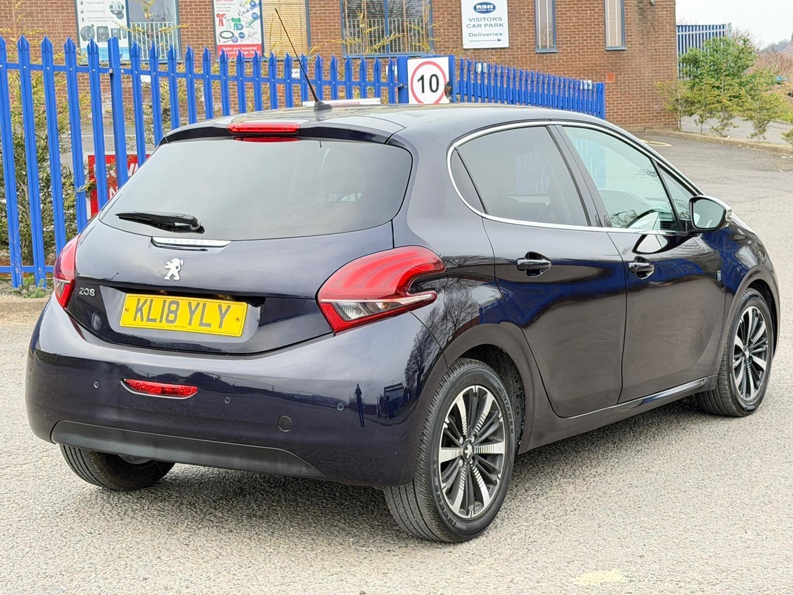 Peugeot 208 - Image 11