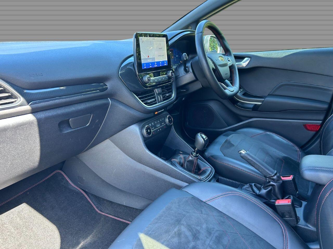 Ford Fiesta - Image 14