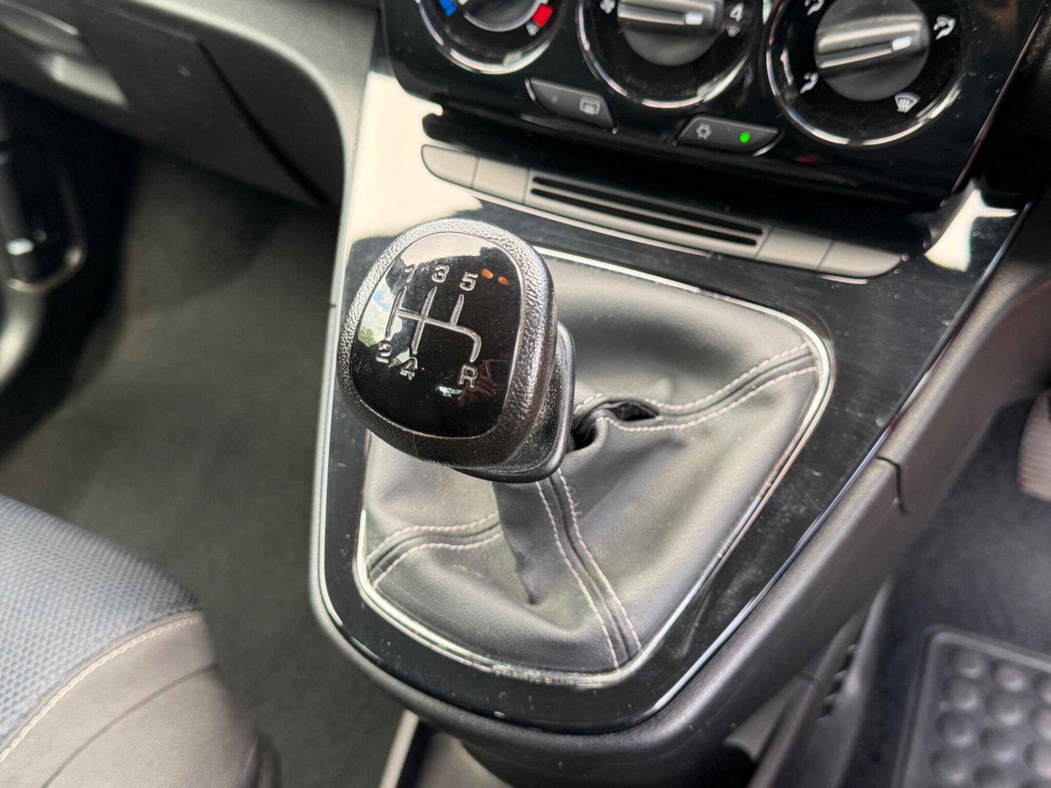 Chrysler Ypsilon - Image 12