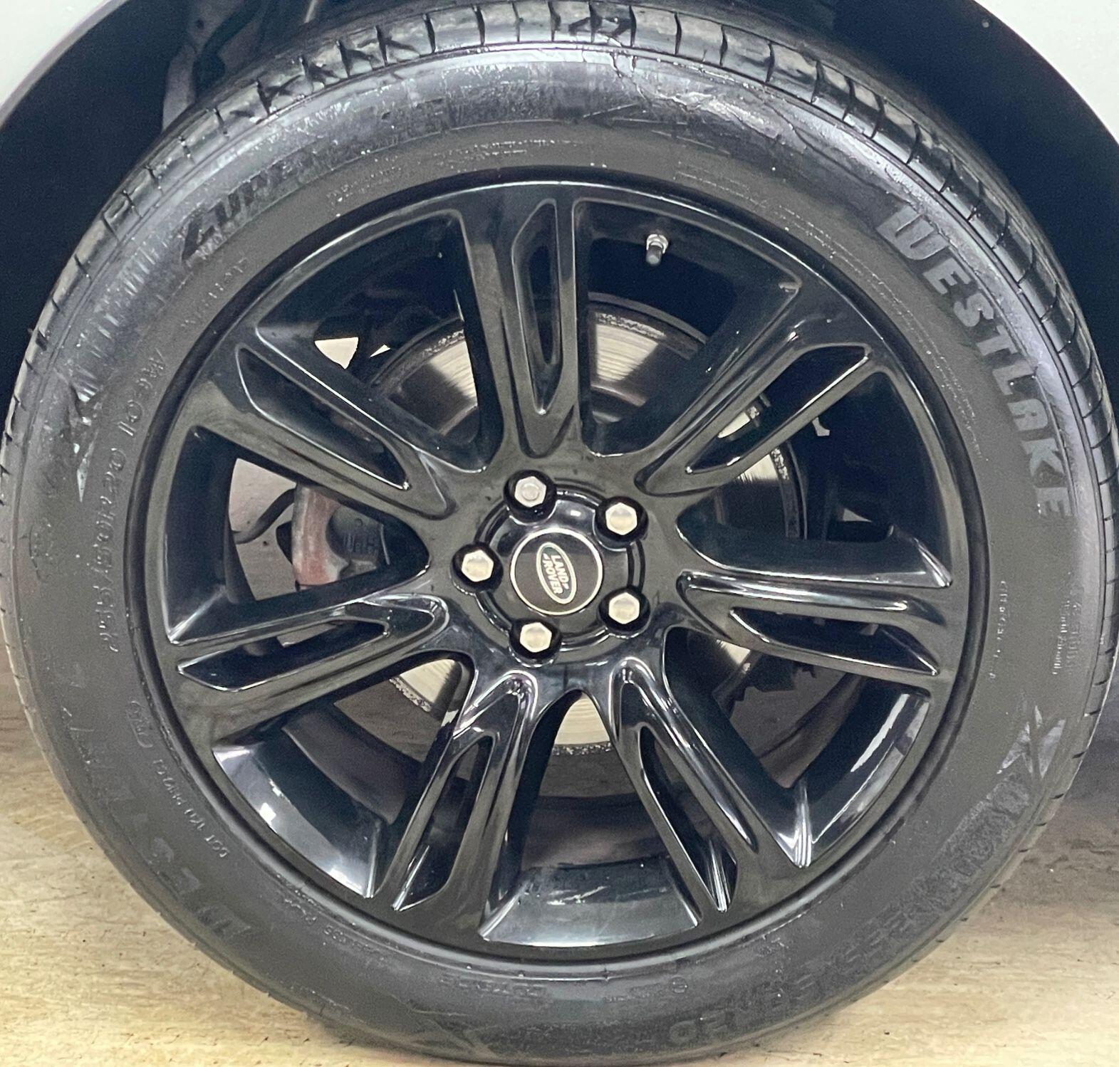Land Rover Range Rover Velar - Image 16