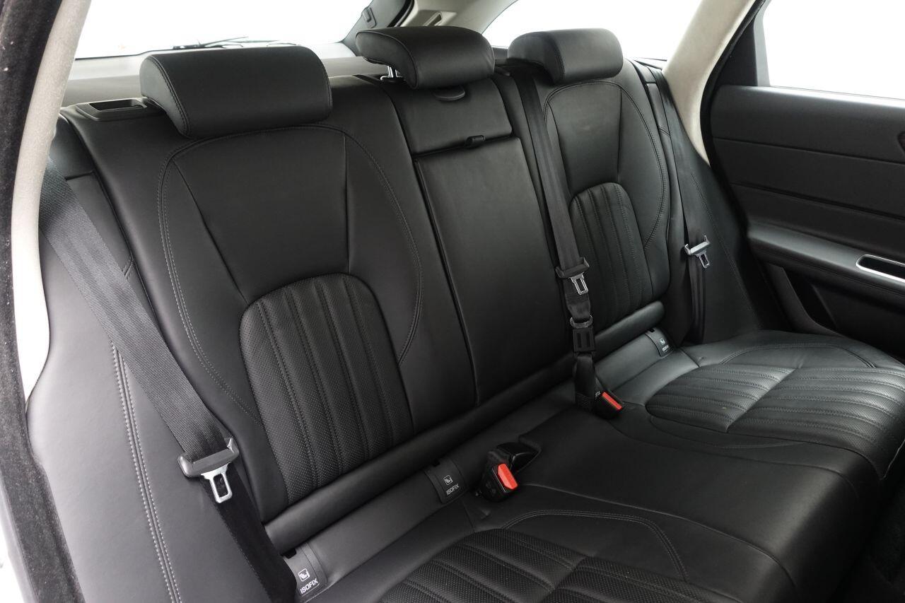 Jaguar XF - Image 20