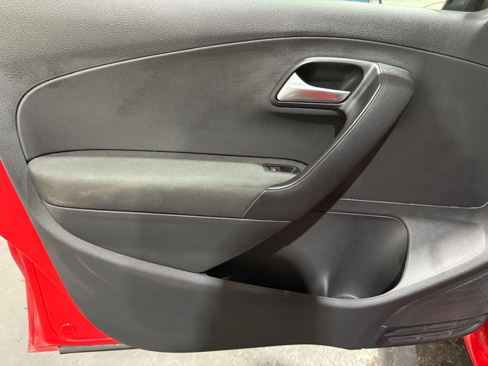 Volkswagen Polo - Image 32