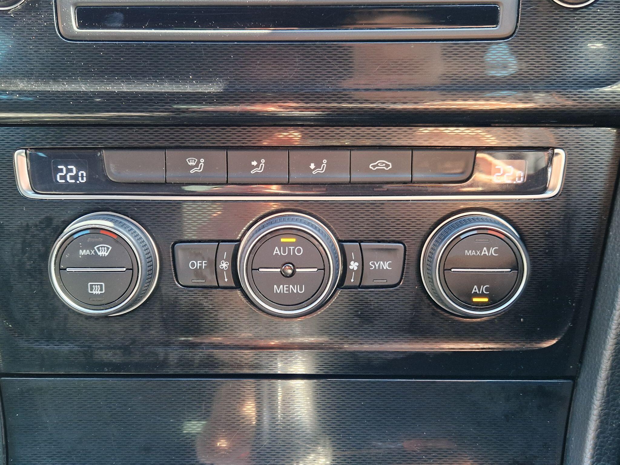 Volkswagen Golf - Image 49