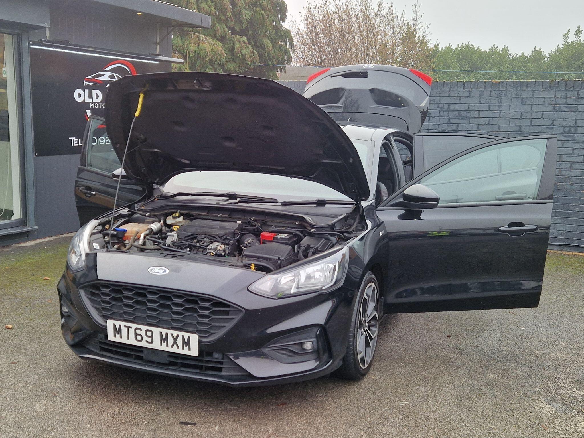 Ford Focus - Image 14