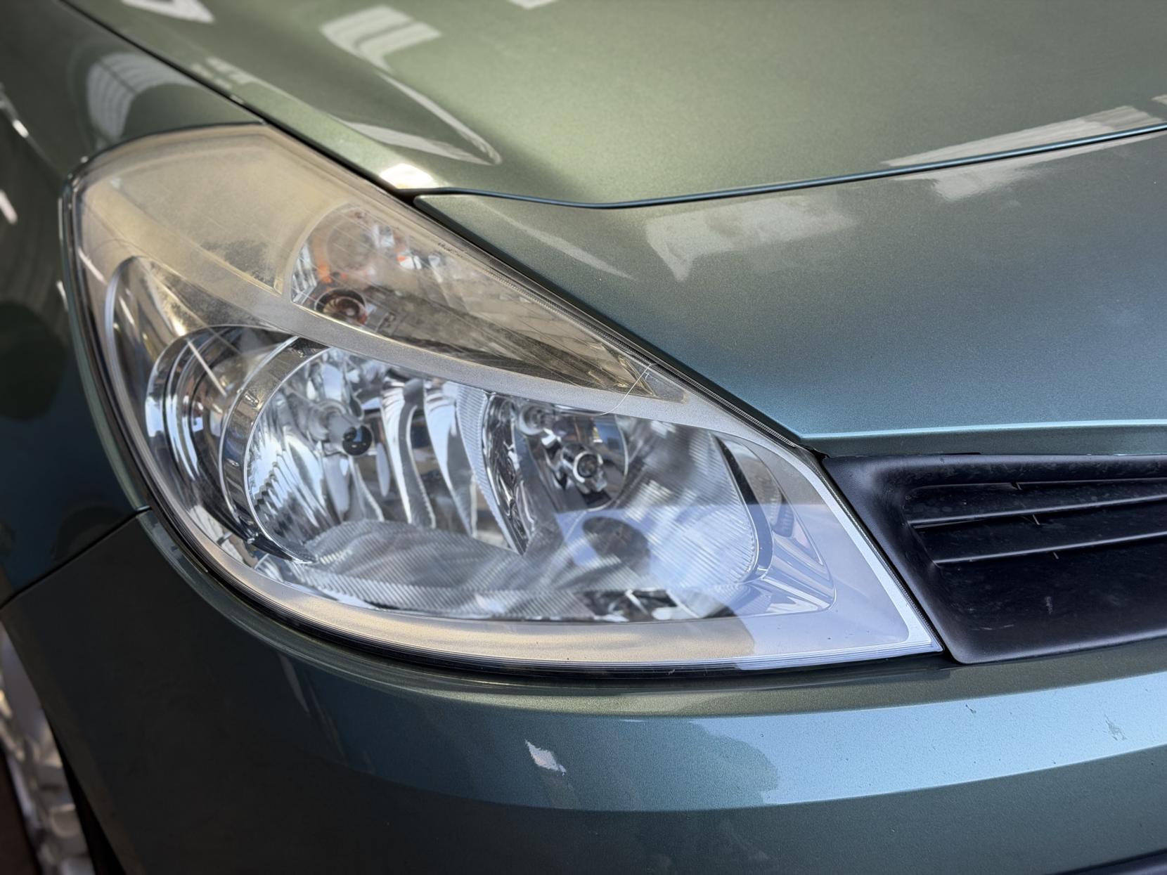 Renault Clio - Image 7