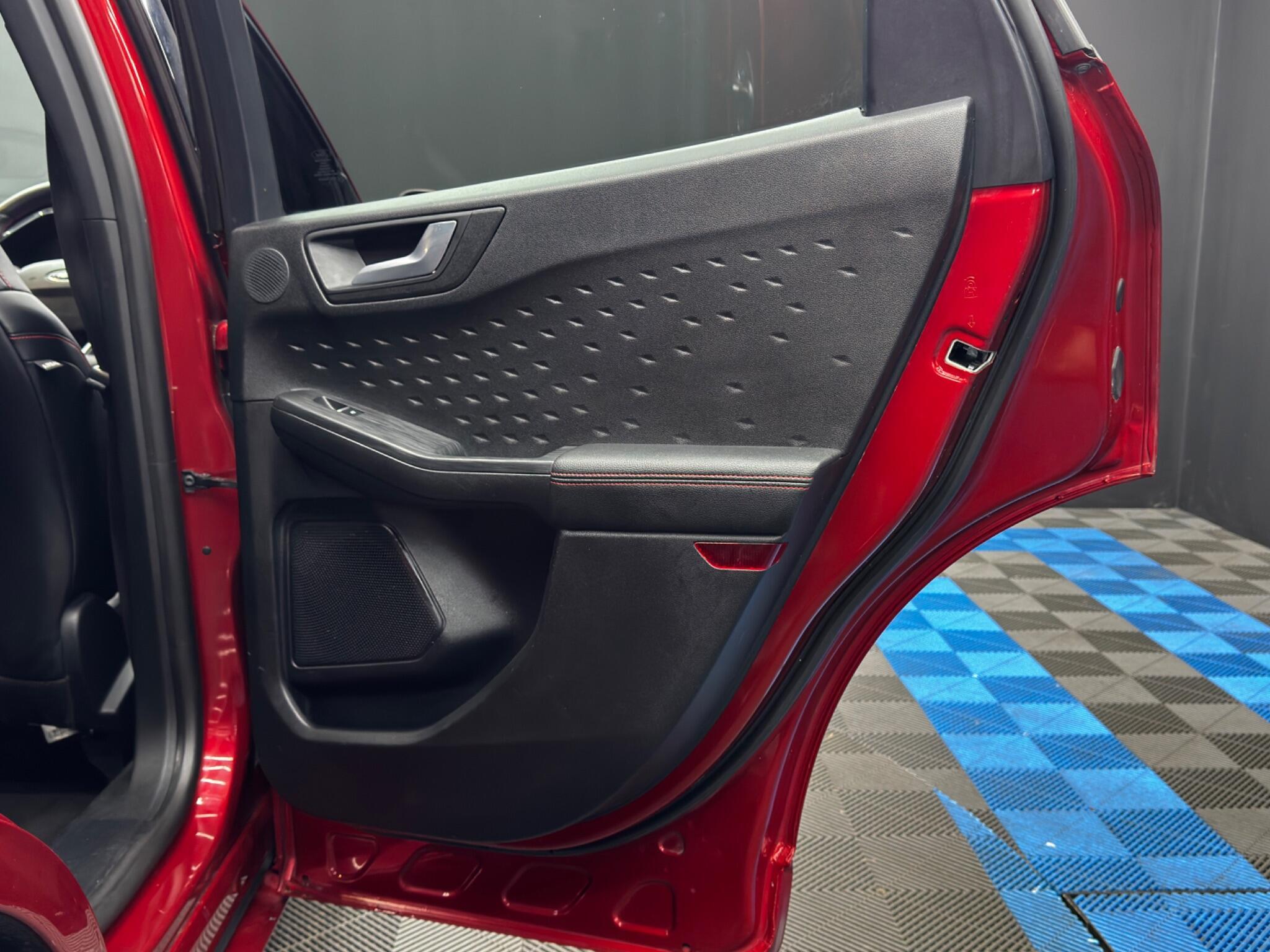 Ford Kuga - Image 47