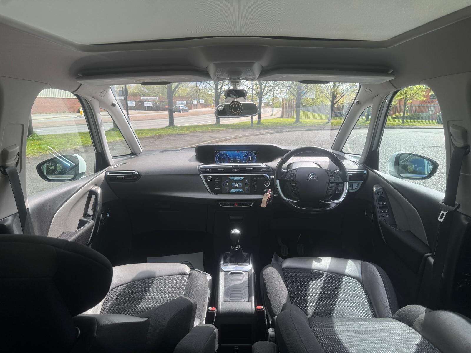Citroen C4 Picasso - Image 18