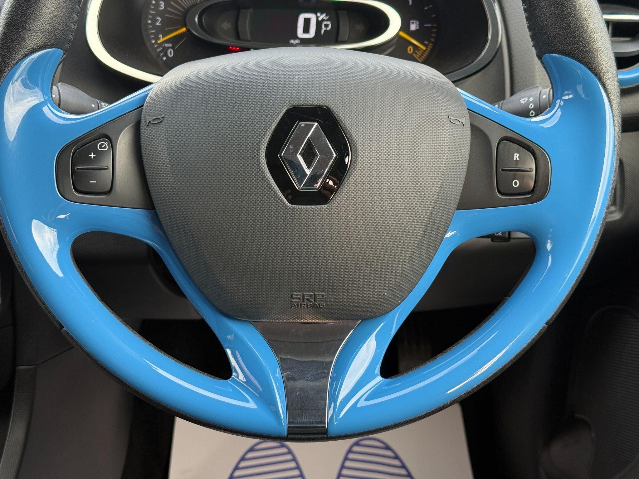 Renault Clio - Image 36