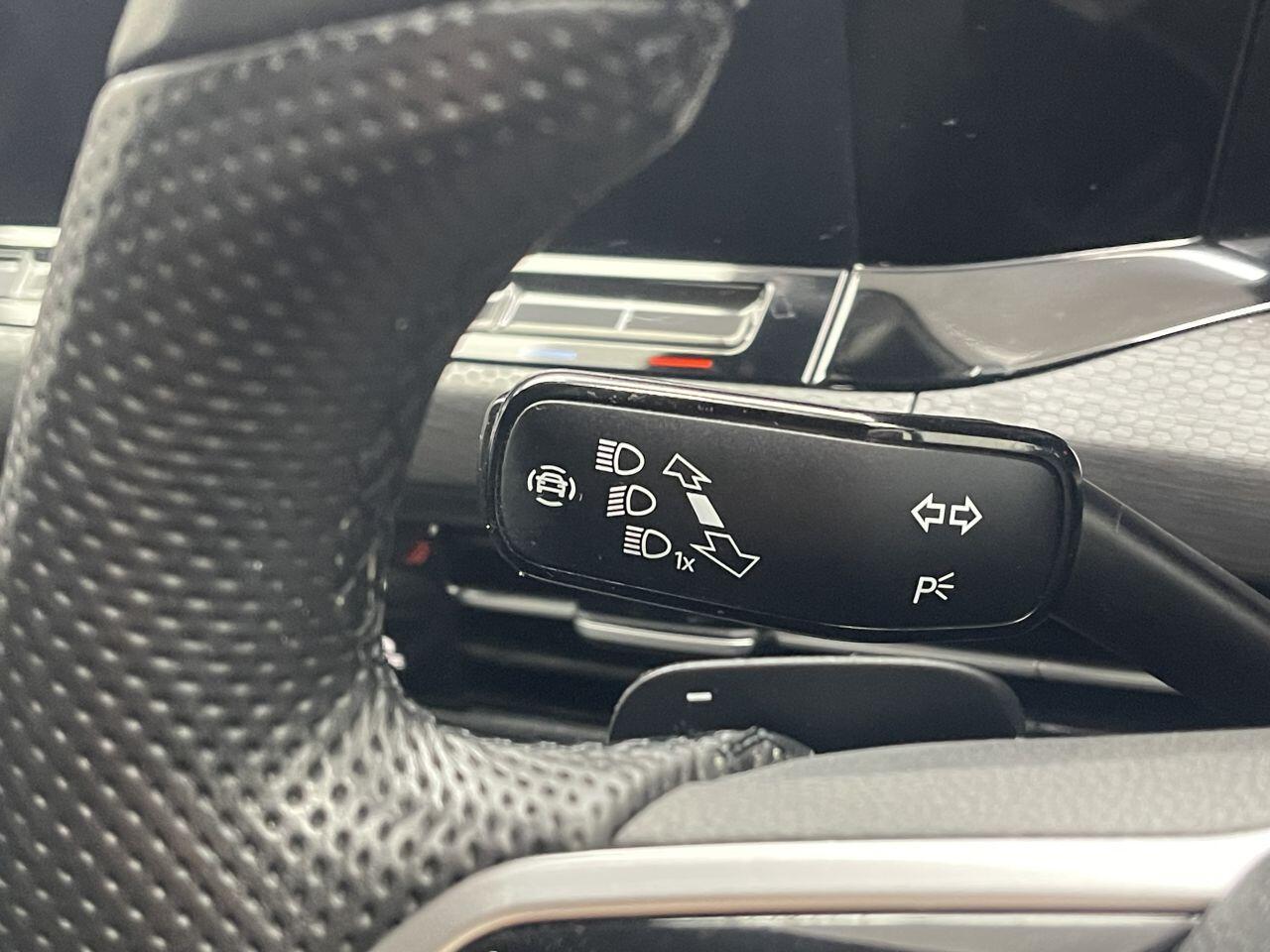 Volkswagen Golf - Image 35