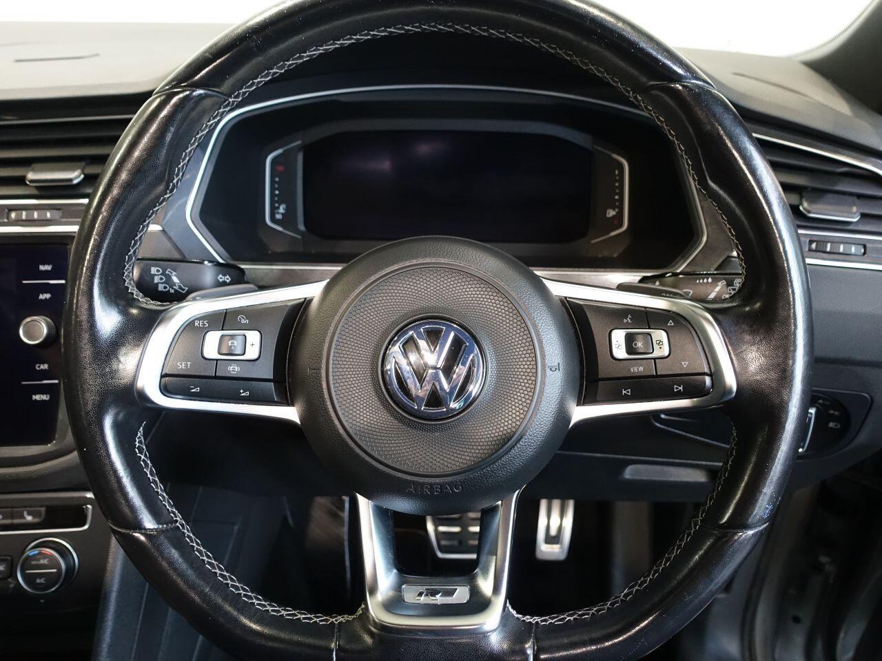 Volkswagen Tiguan - Image 20