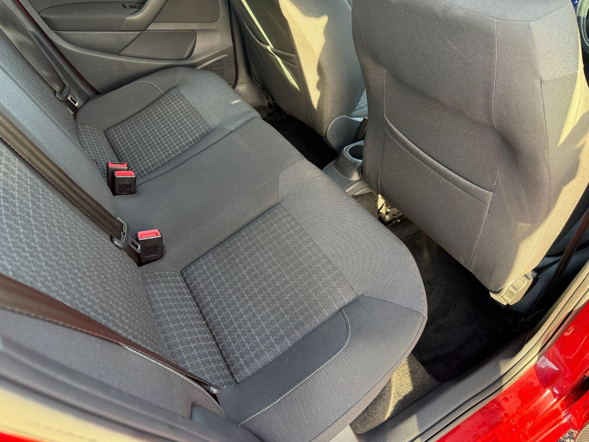 Volkswagen Polo - Image 32