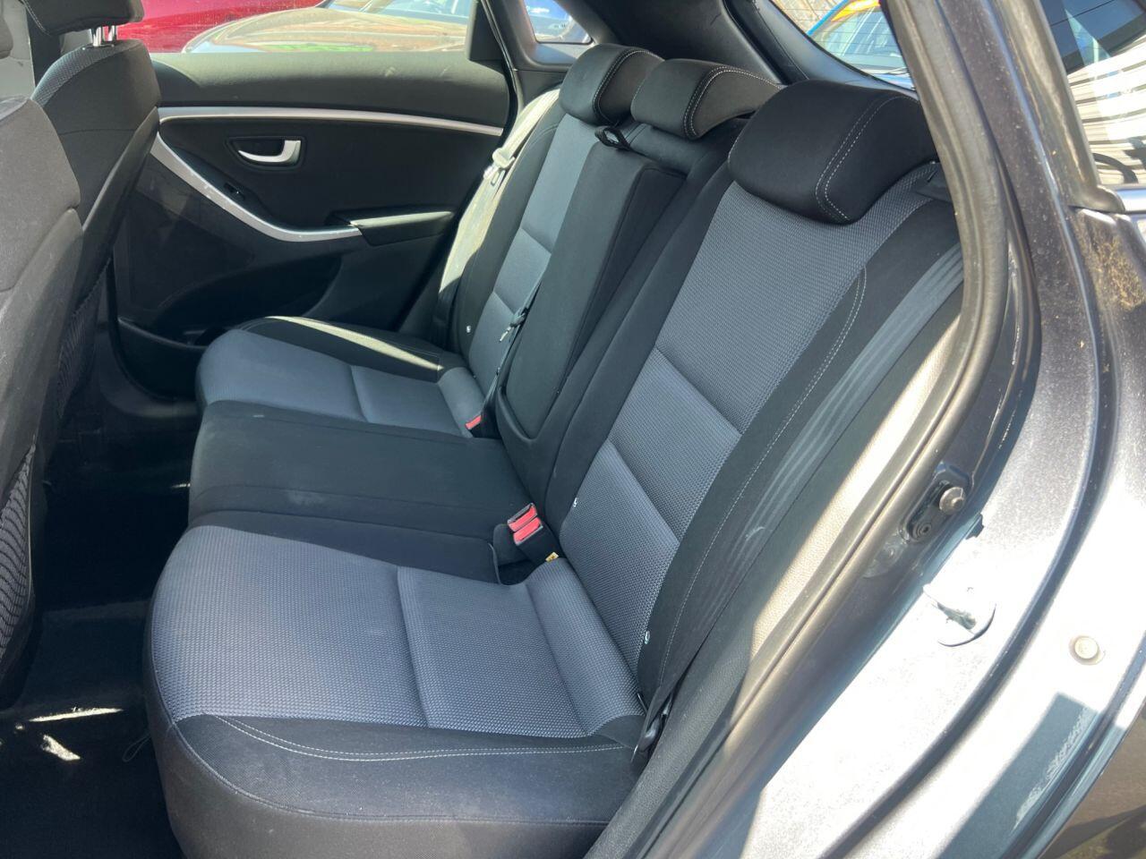 Hyundai i30 - Image 30