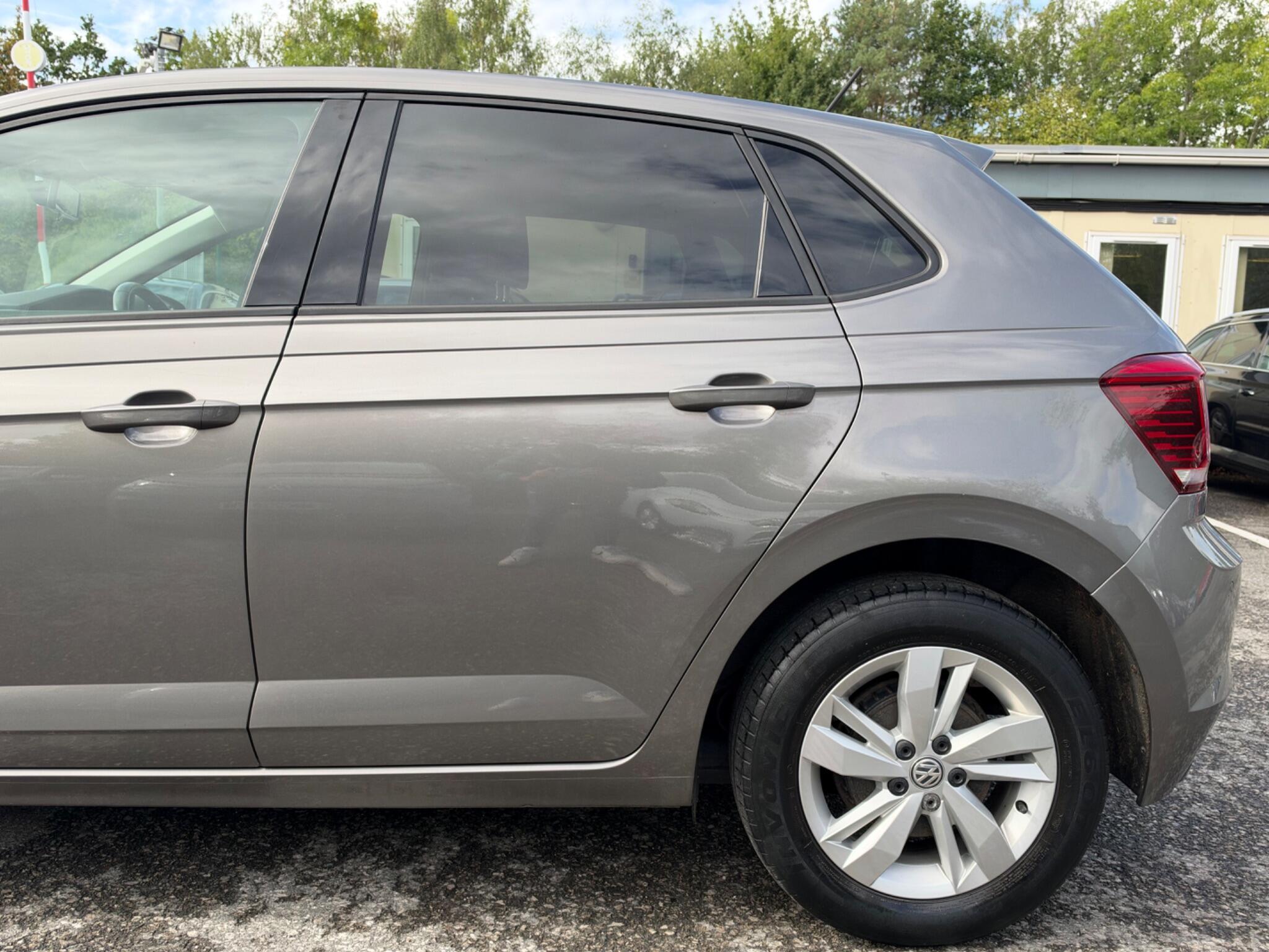 Volkswagen Polo - Image 9