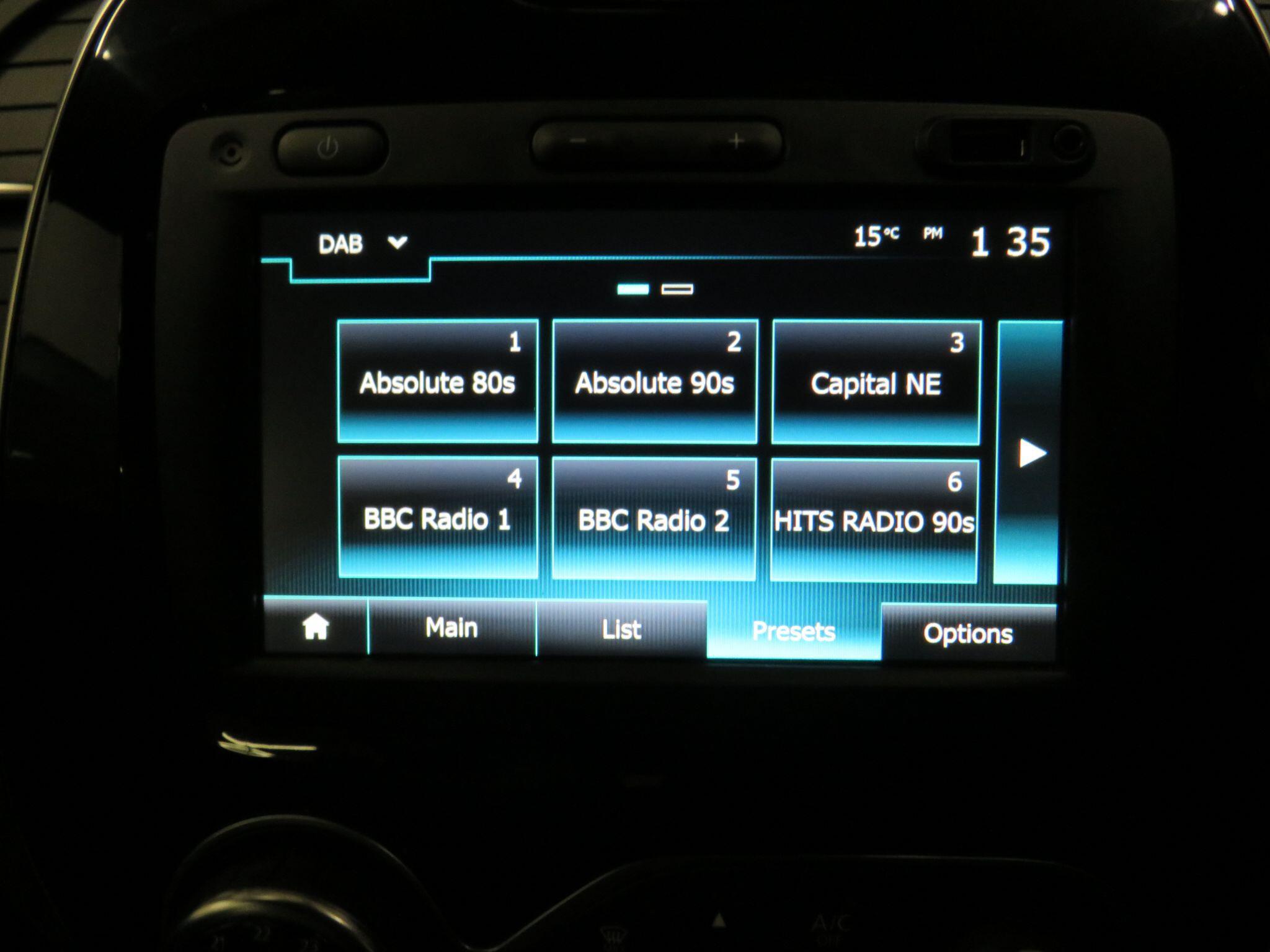 Renault Captur - Image 18