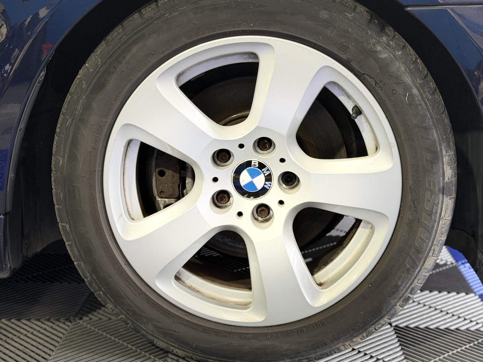 BMW 5 Series - Image 18