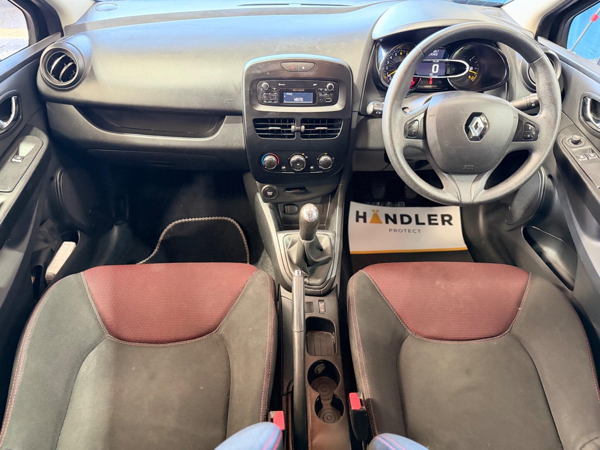 Renault Clio - Image 33