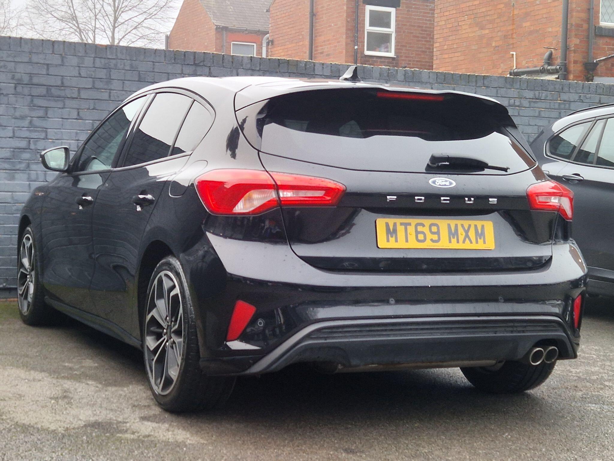 Ford Focus - Image 23