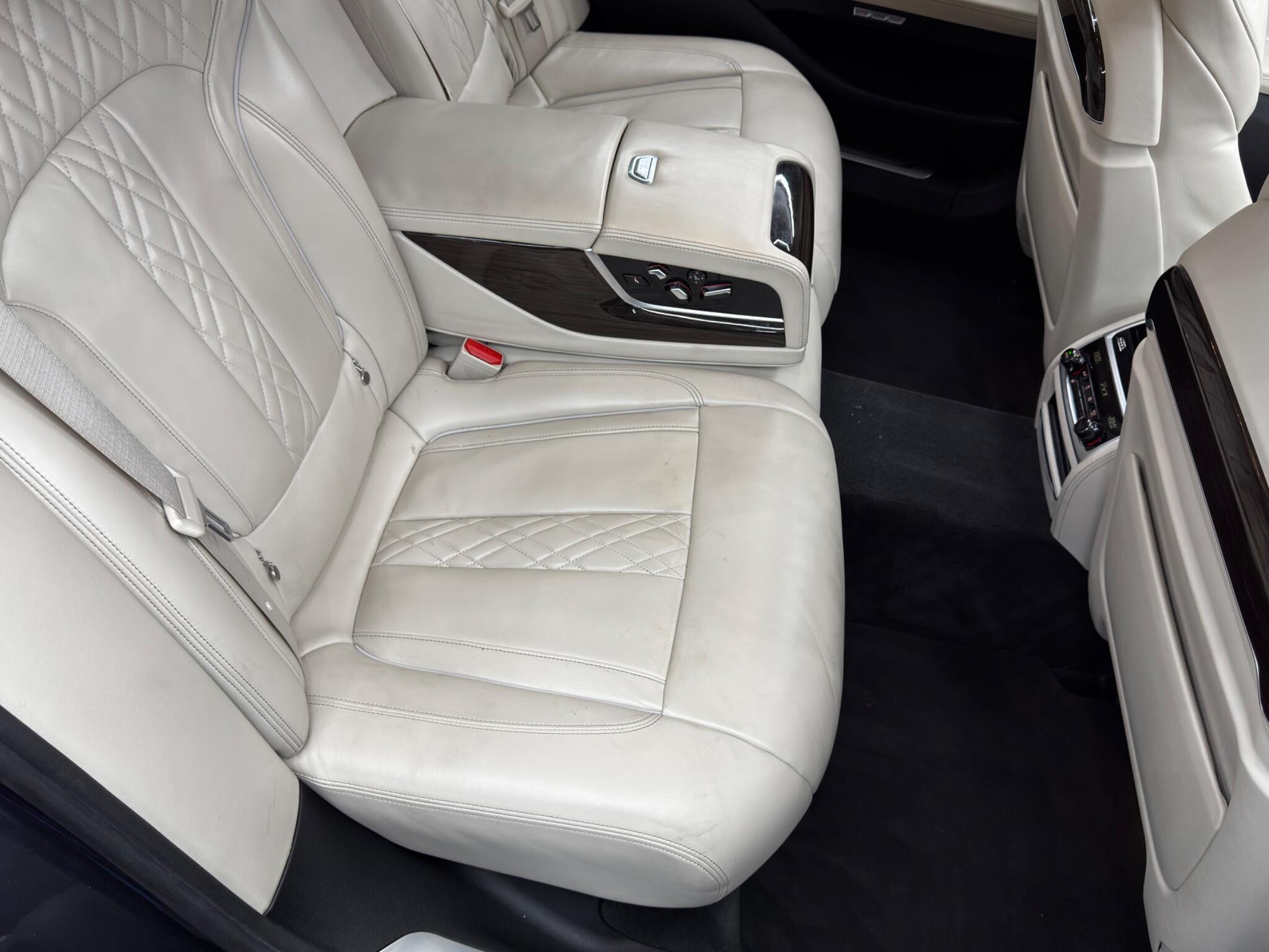 BMW 7 Series - Image 17