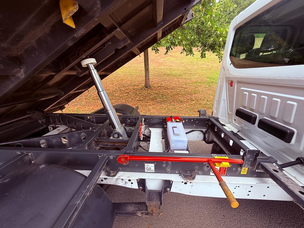 Ford Transit - Image 10