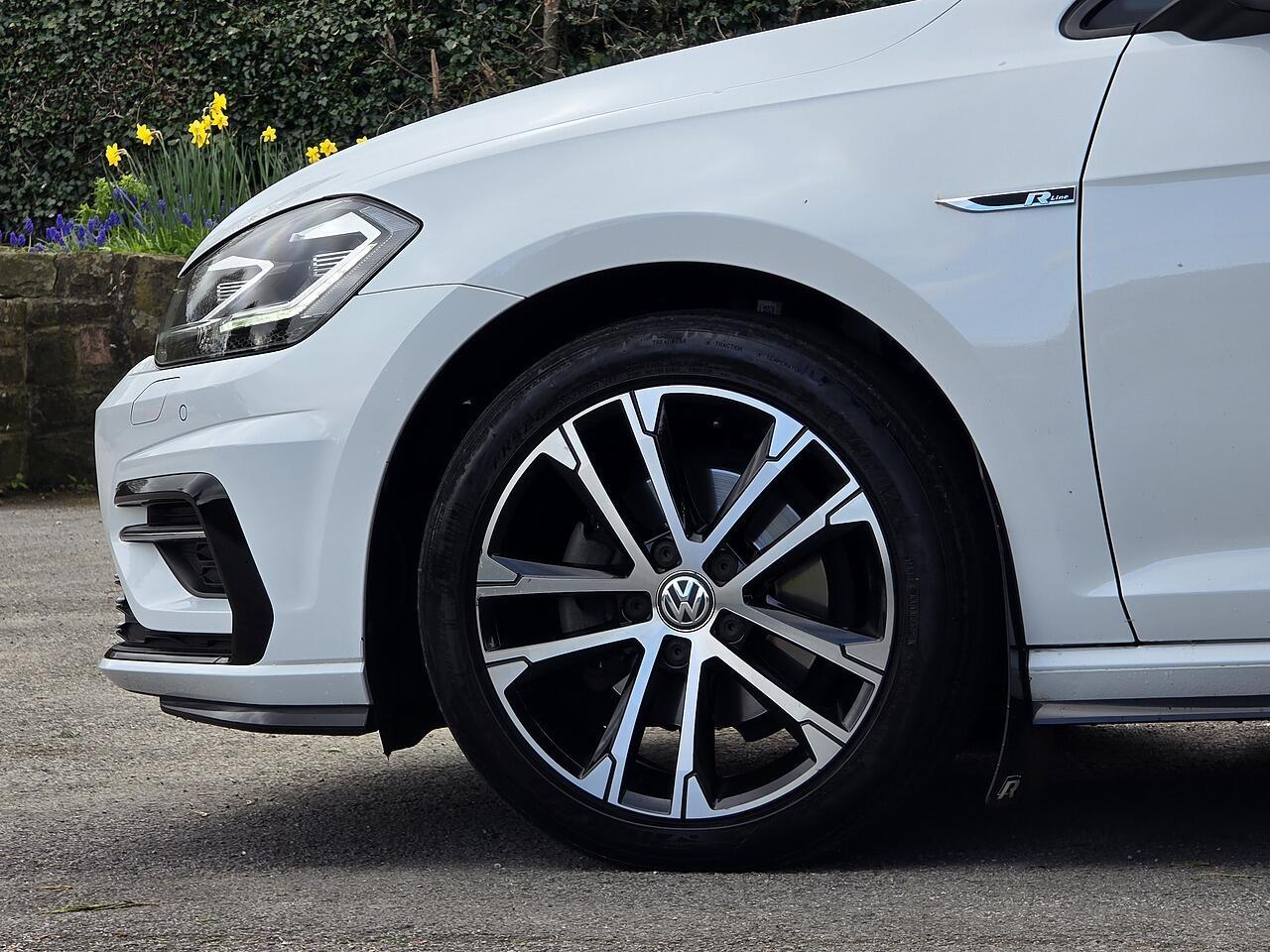 Volkswagen Golf - Image 23