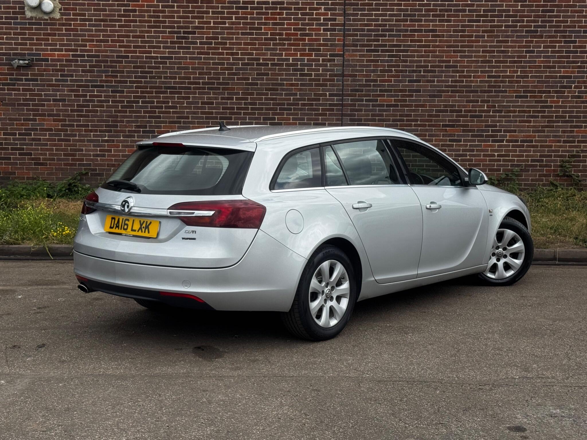 Vauxhall Insignia - Image 6