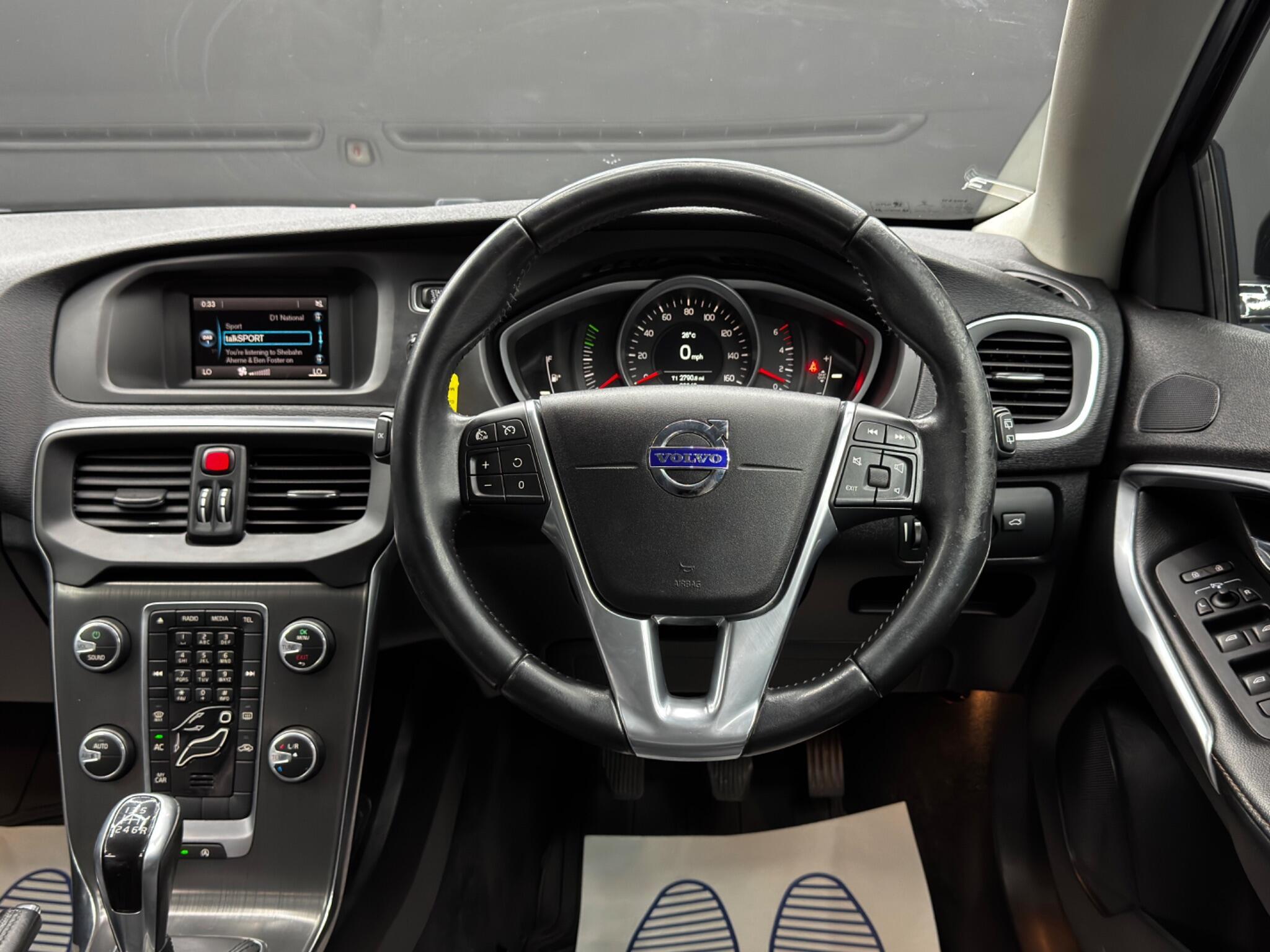 Volvo V40 CROSS COUNTRY - Image 17