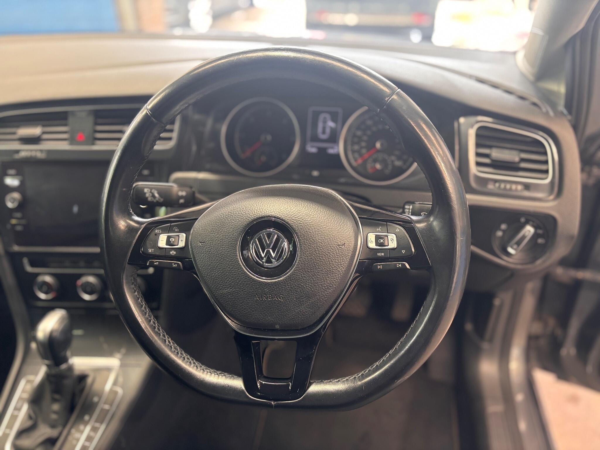 Volkswagen Golf - Image 16