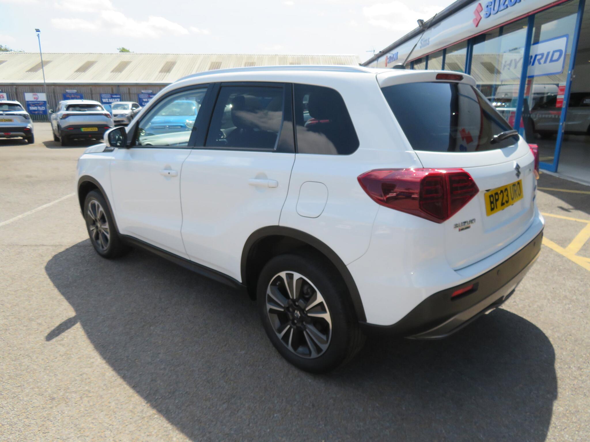 Suzuki Vitara - Image 12