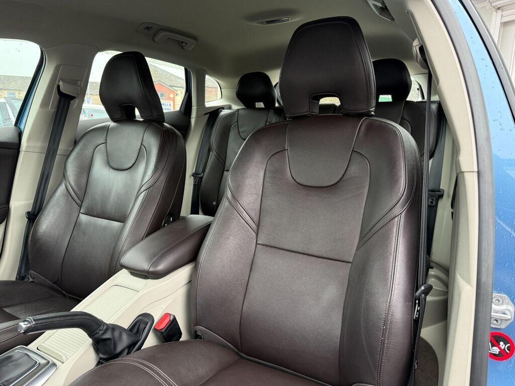 Volvo V40 - Image 33