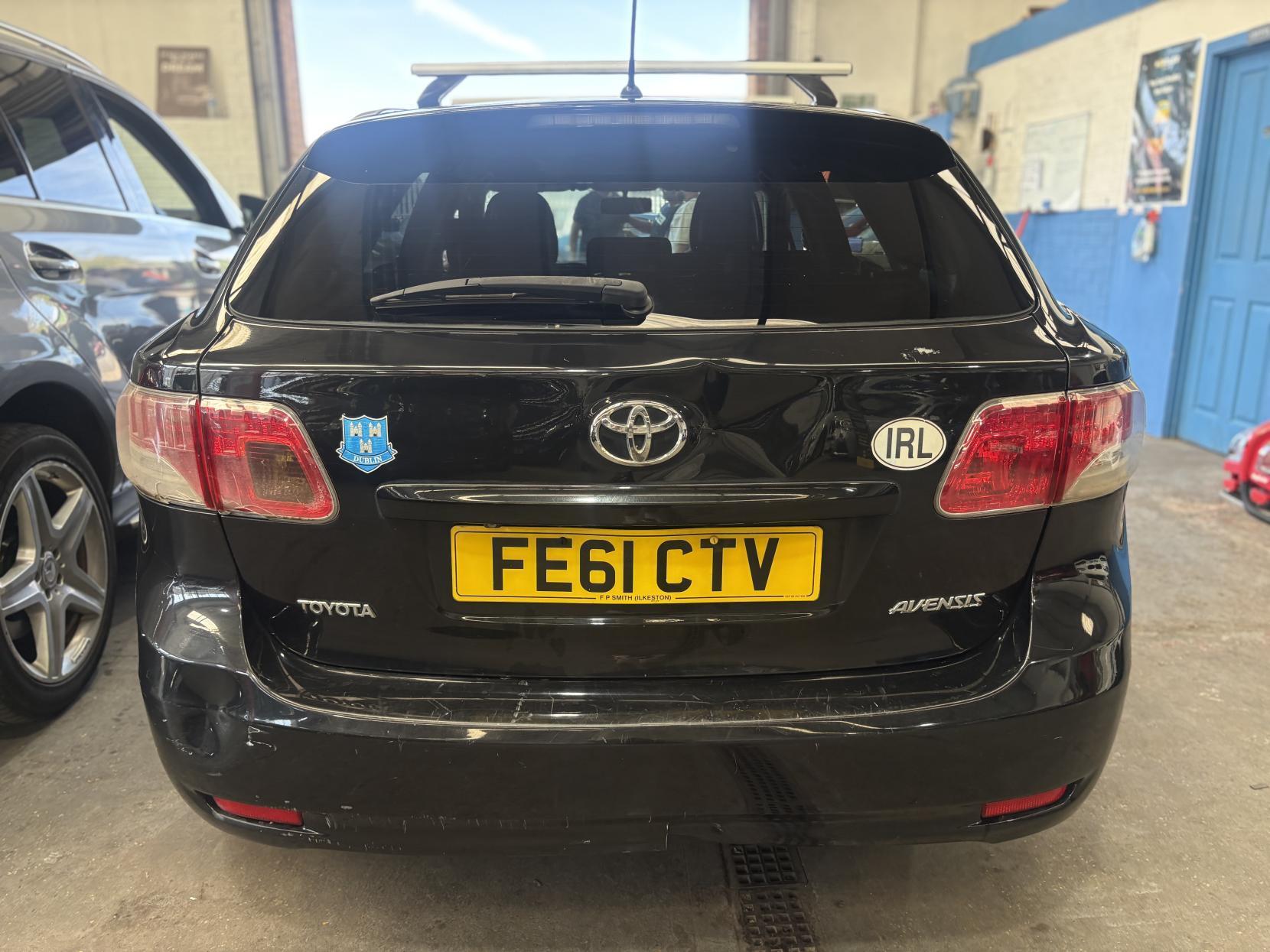 Toyota Avensis - Image 8