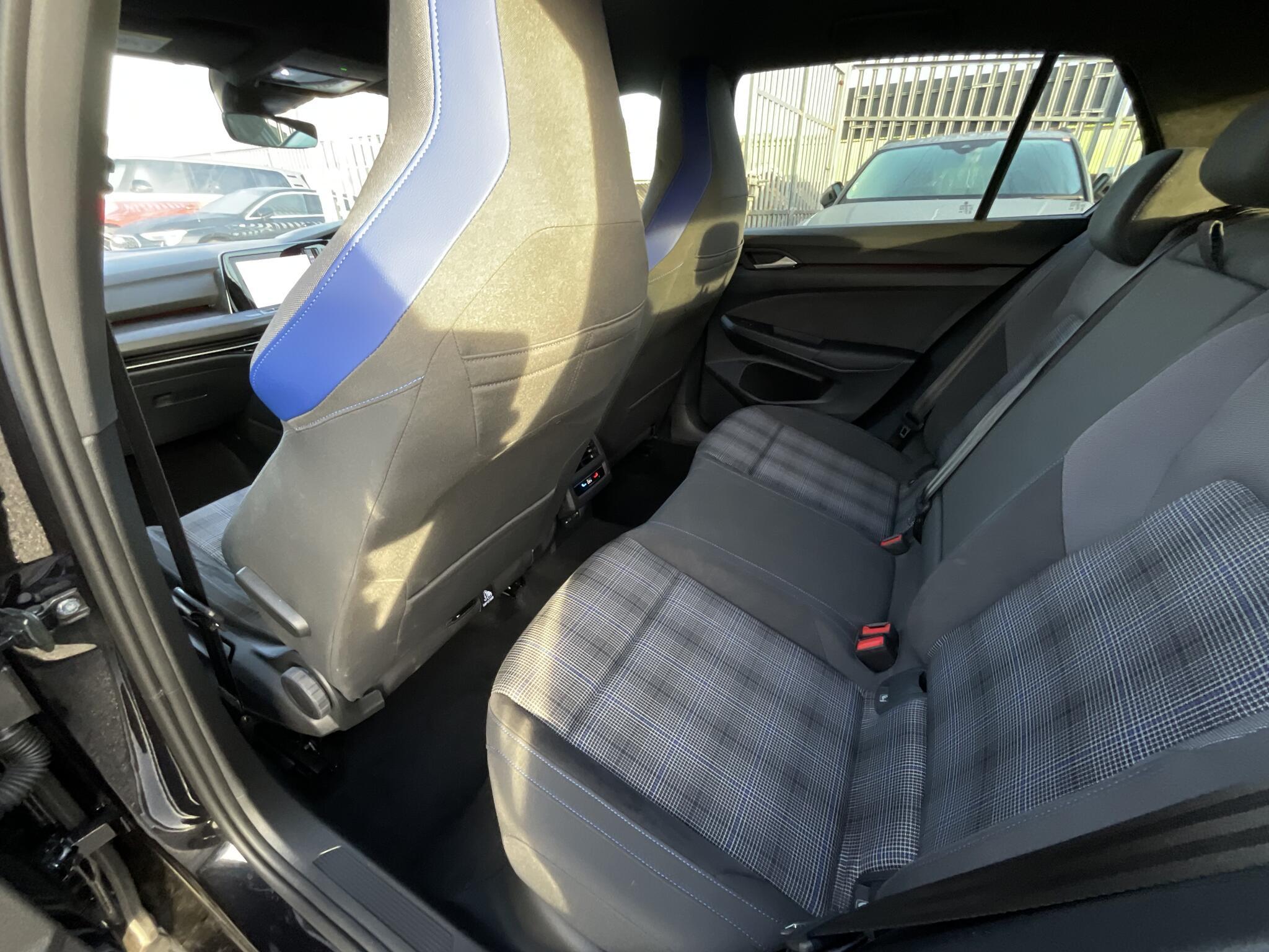 Volkswagen Golf - Image 13