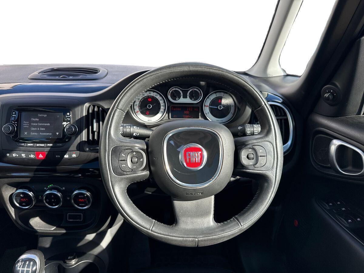 Fiat 500L - Image 9