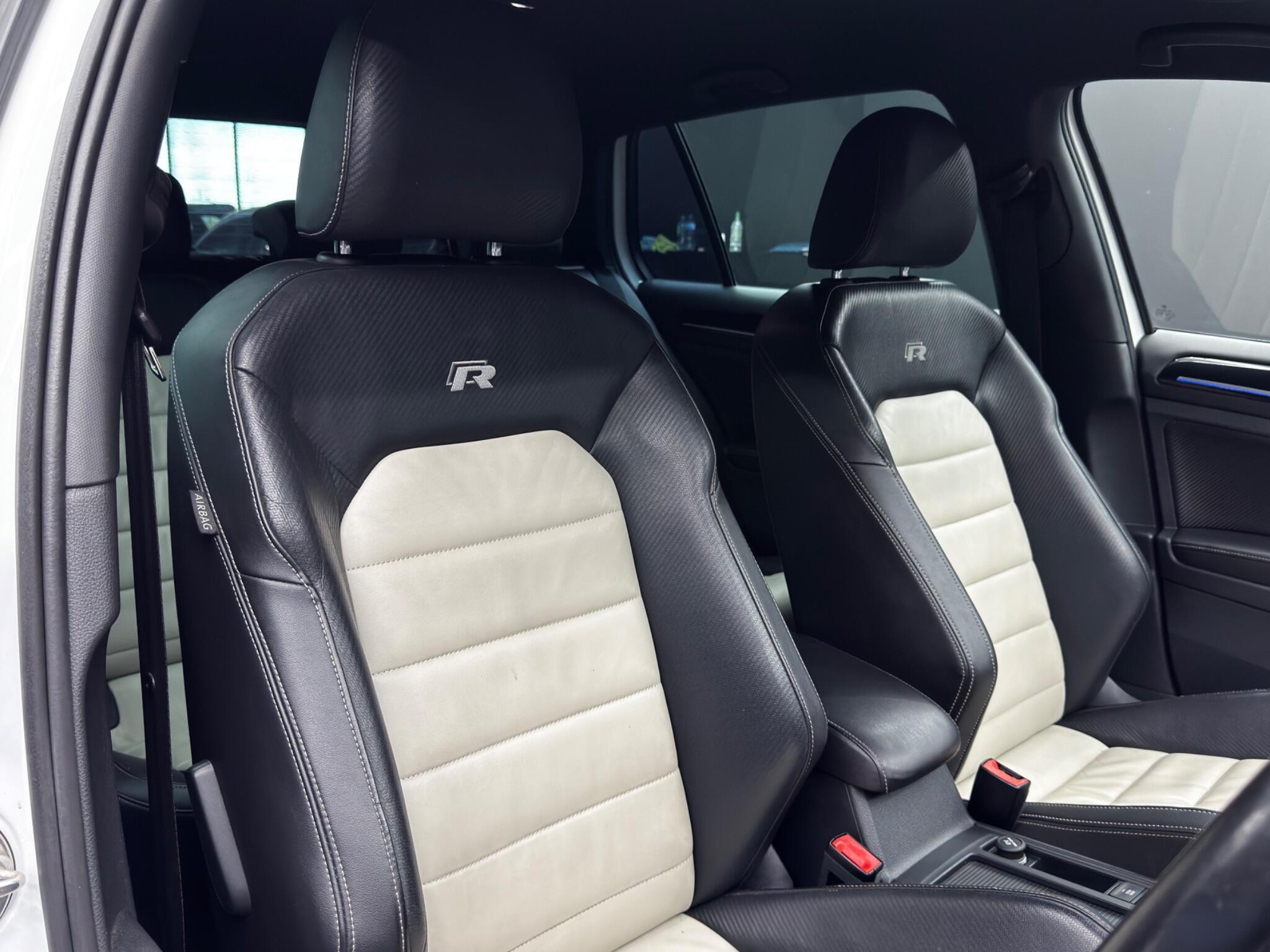 Volkswagen Golf - Image 12