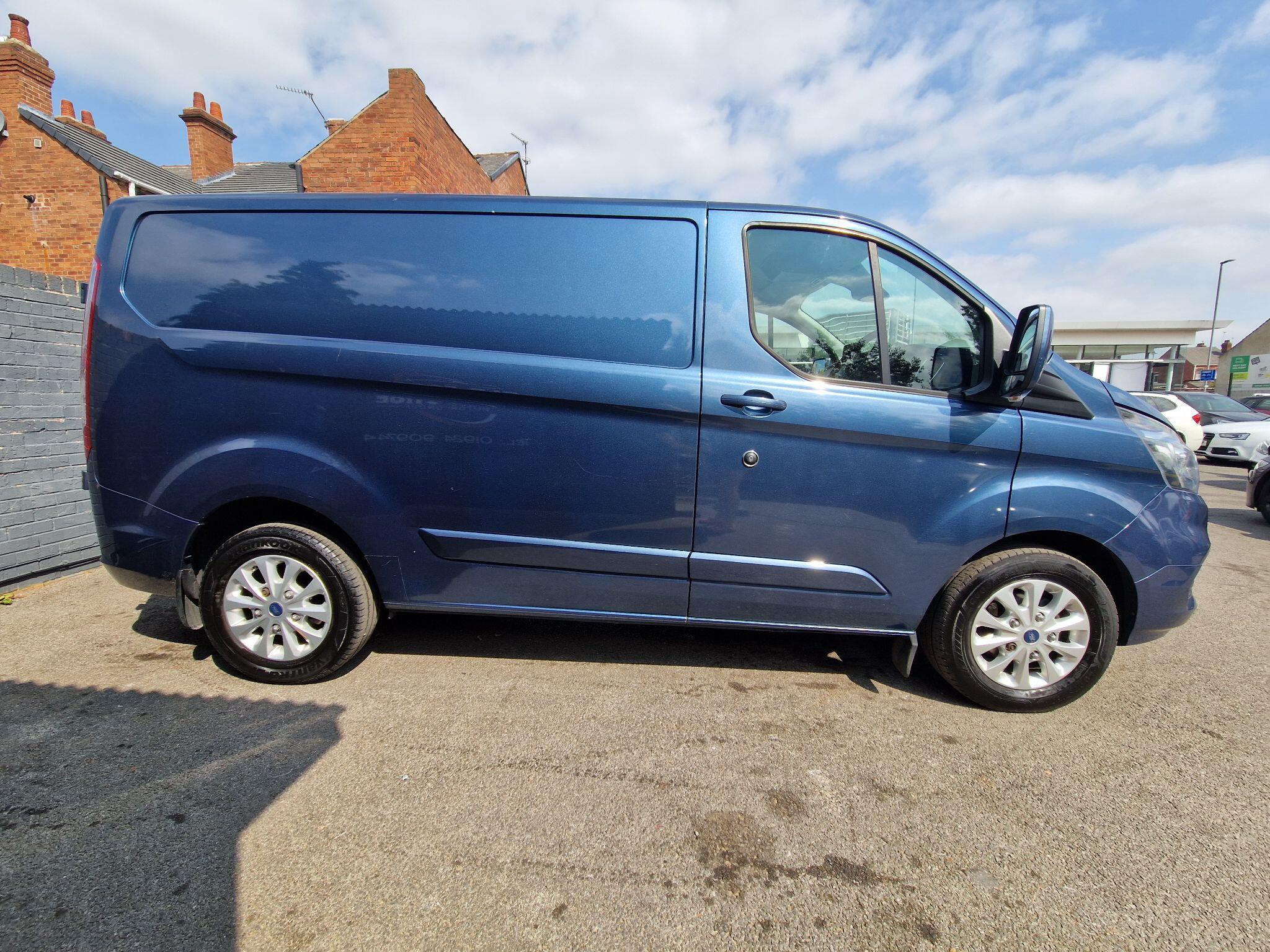 Ford Transit Custom - Image 7