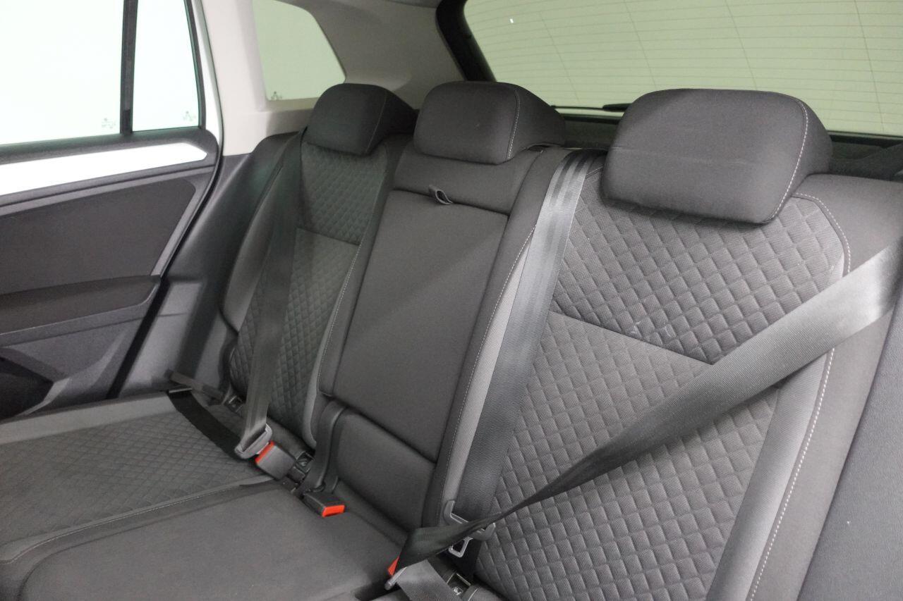 Volkswagen Tiguan - Image 17