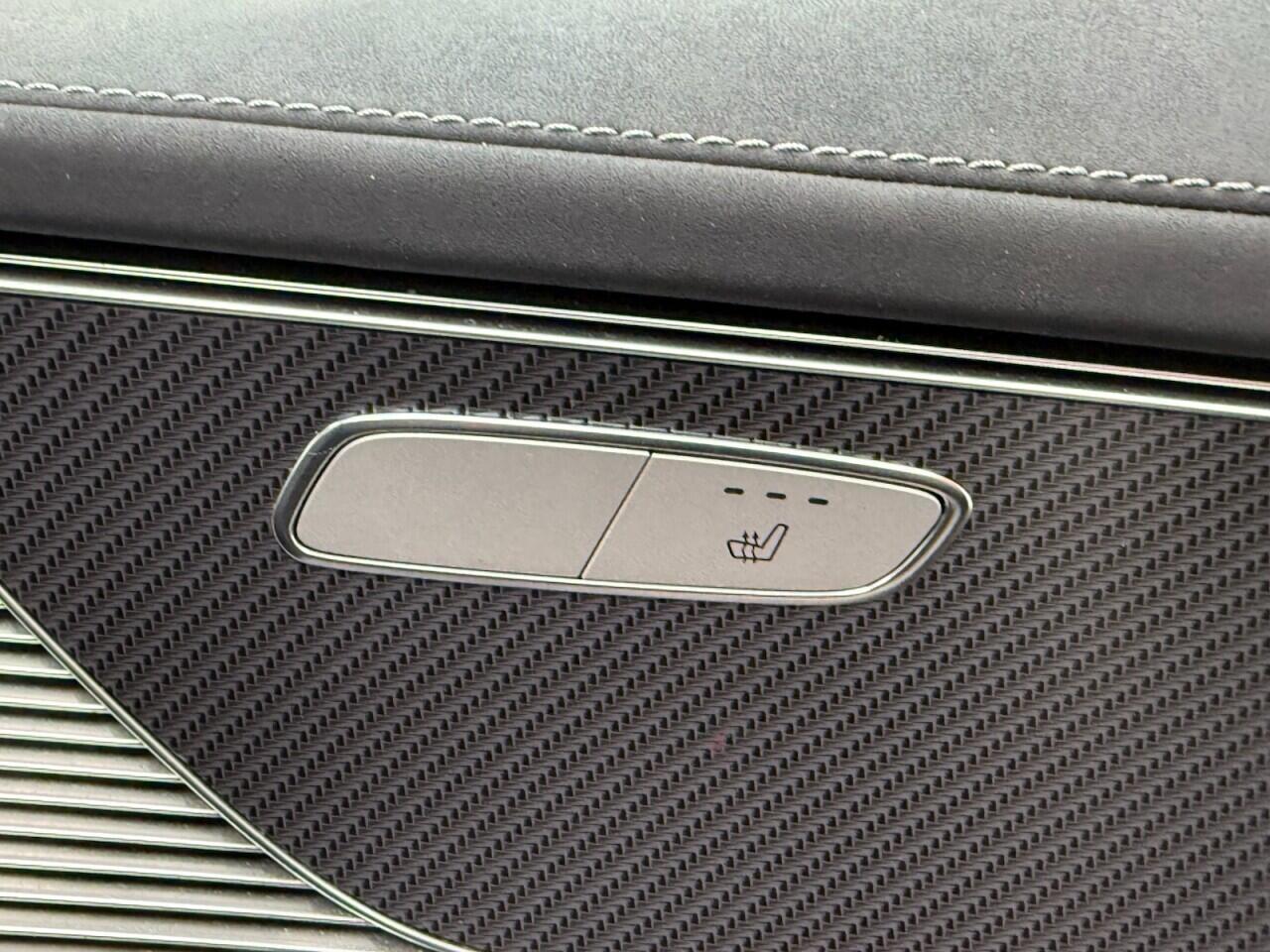 Mercedes Eqc - Image 20