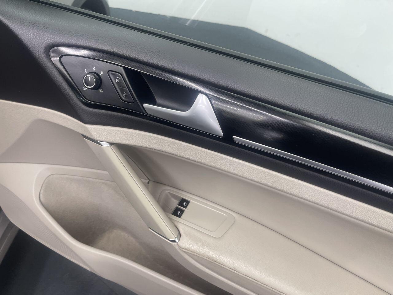 Volkswagen Golf - Image 19